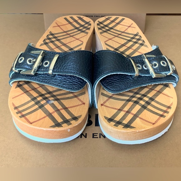 Burberry Sandals - Picture 8 of 15